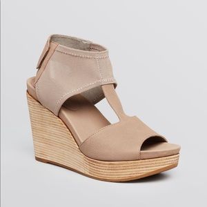 Eileen Fisher Dote Taupe Leather Wedge